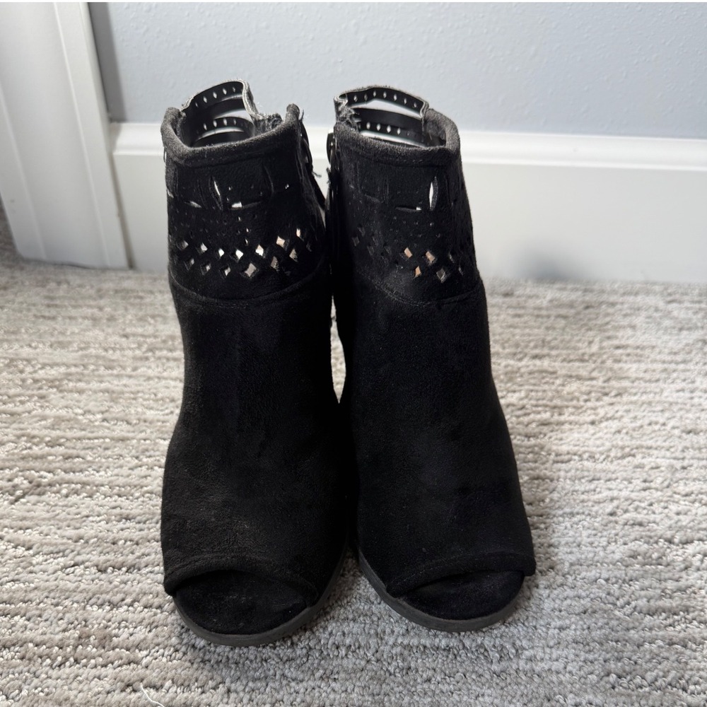 Not Rated Womens Black Laser Cut Peep Toe Booties Striped Block Heel Size 8.5